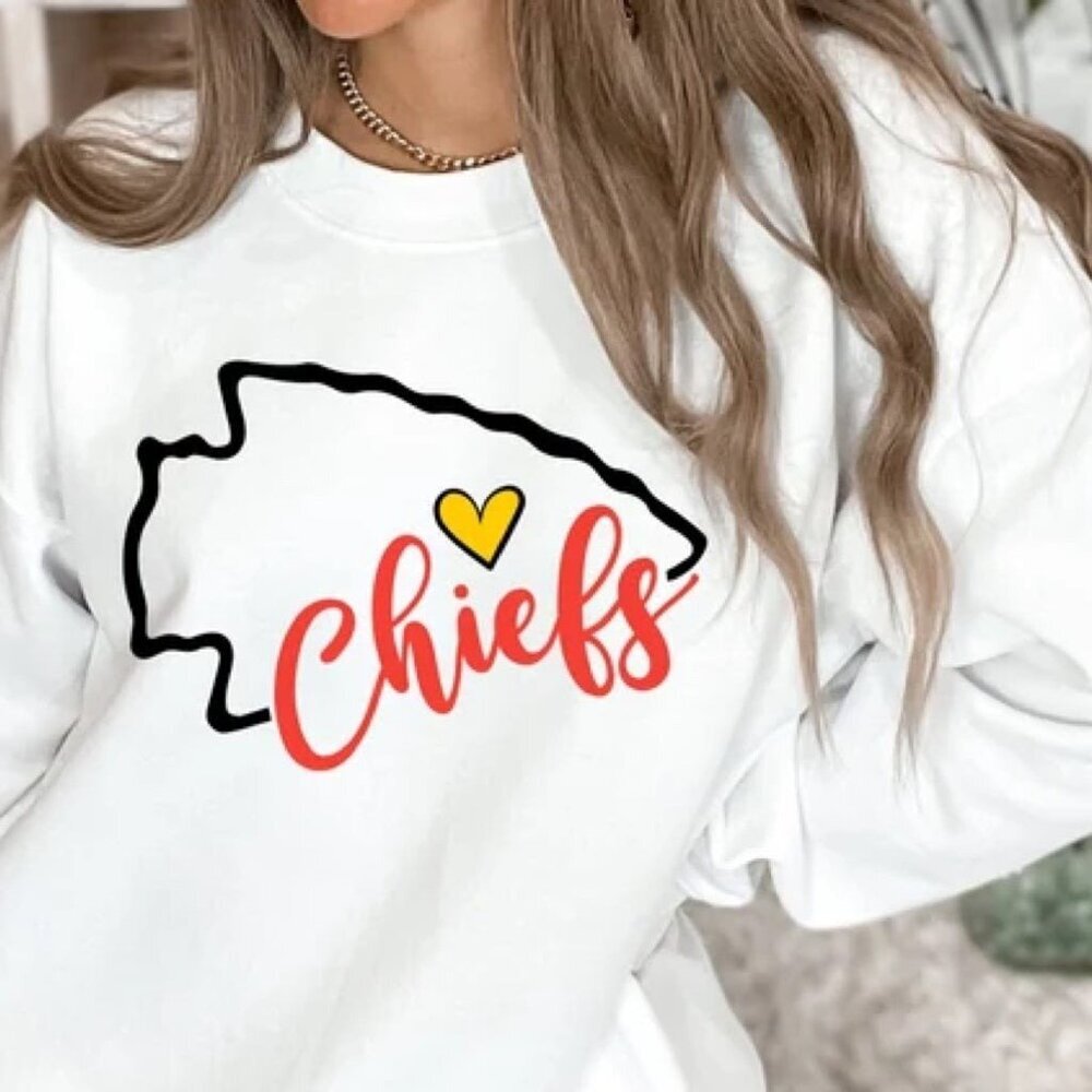 Kansas City Chiefs Woman Sweatshirt Retro NFL Football Crewneck Fan Gift 05